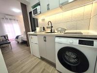 202 Urban Studio Kitchenette & Private Bathroom - B&B Madrid