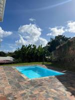 Havre de détente, F2 et studio en bas de villa avec piscine - B&B Le Diamant