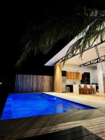 Tropical House Relaxation with Private Pool - B&B Santa Cruz