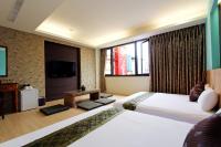 Camera Quadrupla Superior con Finestra