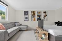 Central Studio with Pool, Gym Access 2mins Walk Beach - B&B Sydney