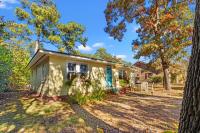 Centrally Located Beachy with Private Hottub, 2 King Beds, Huge Yard, BBQ, Firepit, Yard Games - Ferienwohnung Myrtle Beach