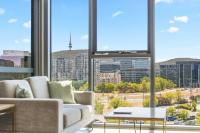 City Heart 1-Bedroom Steps from Lake with Parking - B&B Canberra