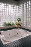 Liorasuite 4 BR with Jacuzzi Billiard Pingpong in KBP - B&B Padalarang