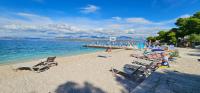2bedroom apt, quiet neighbourhood, 300m from Beach, Apt Laura - Chambres d'hôtes Supetar