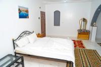 Aisha Guest House And Restaurant - B&B Al Aqālitah