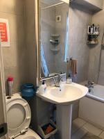 Arbnb Comfy Sleep Guest House Self Catering Private Bedrooms 70 pound per night per person - Chambres d'hôtes Londres