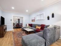 4 Bed 2 Bath Walk to Lakewood Restaurants and Shops - B&B Lakewood