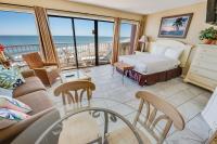 Oceanfront Views, 5th Floor Studio, Private, Pools - Bed and Breakfast Myrtle Beach