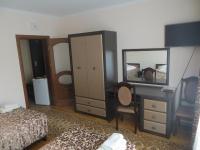 Zweibettzimmer mit Stadtblick