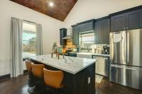 Modern 2BR Near Lake Somerville and Round Top - B&B Somerville