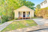Bungalow Charmer with private Hot Tub - B&B Chattanooga