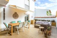The Happy Terrace Tavira - City Center - by Homesbyfc - B&B Tavira