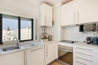Salgados Retreat -Steps from the Beach by Homesbyfc - B&B Guia