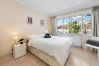 4-Bed London Home | Sleeps 10 | 2 Baths & Wi-Fi - B&B Londra