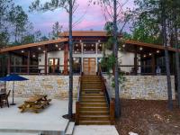 Luxury Broken Bow Cabin - Private Pool, Pickleball , Sauna & Mini Golf - Sleeps 16 - B&B Broken Bow