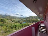 Kundasang Pink Homestay - Bed and Breakfast Kampung Kundassang
