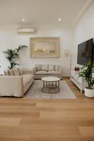 Vida Hamilton - 3 bed, 2 bath kids playground! - B&B Hamilton