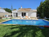 Chalet en Dénia 8 personas, piscina privada, wifi, se admiten mascotas - ES-373-19 - B&B Denia