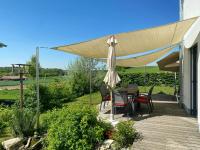 Holiday Home On Hiking Trail Near Neuburg - B&B Oberhausen