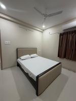 Ayushman Avenue Family ,502 3BHK Massage Chair , Smart TV , AC - Chambres d'hôtes Hyderabad