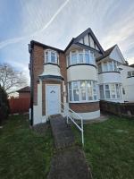 Luxury One Bedroom En-suite with Free Parking - B&B Harrow Weald