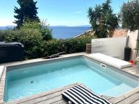 Petite maison indépendante, vue mer, terrasse, piscine chauffée - Chambres d'hôtes Le Lavandou