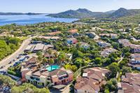 ISA-apartments with air conditioning and outdoor private space in residence with swimming-pool in Palau, only 150 meters from the sea - B&B Palau