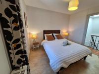 Aux Noces de Paulette - Charmante maison sur les remparts - B&B Langres