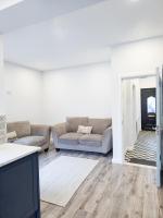 Gaeltacht Qtr Belfast Beautiful Home Sleeps 9 - B&B Belfast