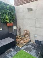 2BR Retreat in Lumiar near airport w Patio - Chambres d'hôtes Lisbonne