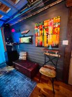 Snuggle up in Artist Cabin! #Downtown #Sparta #RIVER #LOVE - Chambres d'hôtes Sparta