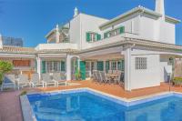 Villa Majoka, 4 Bedroom Private Villa - Bed and Breakfast Lagos