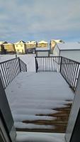 3 Bedroom Modern Luxury House - Family Friendly, 3 Queen Beds, Free Wi-Fi, and Free Parking - Chambres d'hôtes Calgary