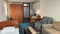 Monolocale con Divano-Letto