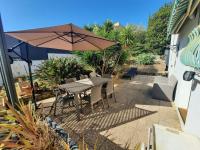 Charmante dépendance en rez de jardin d'une maison - B&B La Ciotat