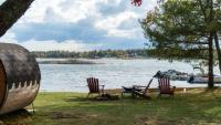 Lakefront Sand Bay Resort with Private Beach and BBQ - B&B Nobel