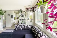 Bright City-Centre Home with Lake View and Parking - Haaris - Chambres d’hôtes Tampere