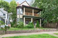 Jungle House Columbus Downtown Free Parking Sleeps 8 - Near Convention Center & Nationwide Arena - 2BR Short North Luxury Home - Over 5,800 Five Star Stays - B&B Columbus