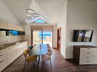 Luxury Beachfront Villa Bregeš - First row to the sea - B&B Povljana