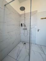 Maison en face du Marche Notre-Dame - B&B Poitiers