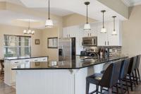 Majestic Retreat Stay for 6 - B&B Branson