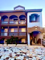 Apartamento de 1 dormitorio con balcón y vistas a la montaña 