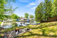 Couples A-frame Heart Jacuzzi Firepit Kayaks - Bed and Breakfast Warsaw