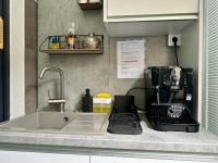 Prince Main Square Apartment - Garden - Kitchen - Coffee Machine - WIFI - Parking available Free public or Paid Private for 20 euro per stay Please read our emails - Chambres d'hôtes Poprad