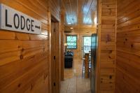Gatlinburg Smoky Mountain Cabin, Pool Table, Hot Tub, Can sleep 18 - Bed and Breakfast Gatlinburg