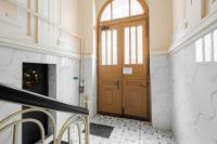 Quiet Apartman by River Dancing House - Bed and Breakfast Praag
