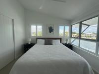 Riverside Living with Private Jetty - B&B Neusa Vale