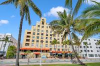 Crown Jewel of Ocean Drive- 2 story Penthouse, 4 Bedrooms & Private rooftop spa - Chambres d'hôtes Miami Beach