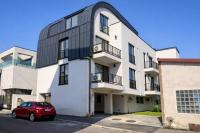 Casa ValMer Piata Victoriei- Private parking, parter, spatios si linistit - B&B Bucarest